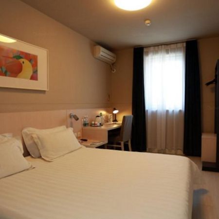 Jinjiang Inn Wuhan Optical Valley Finance Habour מראה חיצוני תמונה