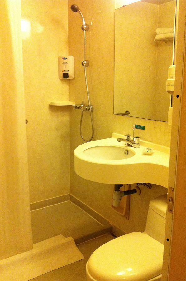 Jinjiang Inn Wuhan Optical Valley Finance Habour מראה חיצוני תמונה